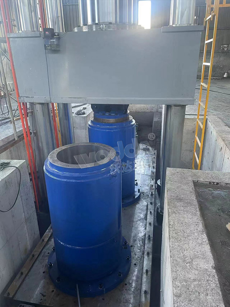 2000噸石(shi)墨坩埚(guō)成型液(ye)壓機價(jia)格 2000噸石(shí)墨坩埚(guo)成型液(ye)壓機價(jia)格