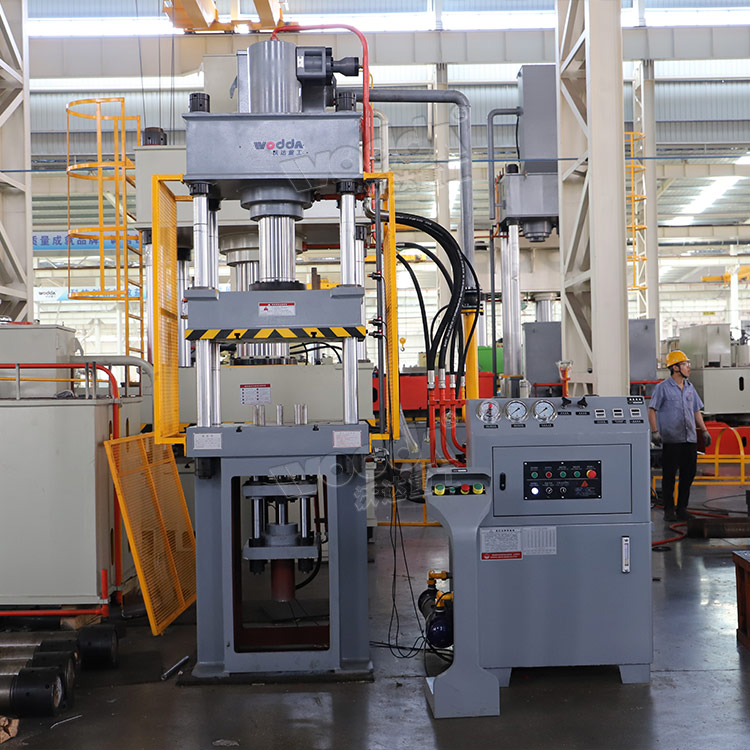 100噸拉伸(shēn)機車間現貨(huò) 100噸拉伸機車(chē)間現貨