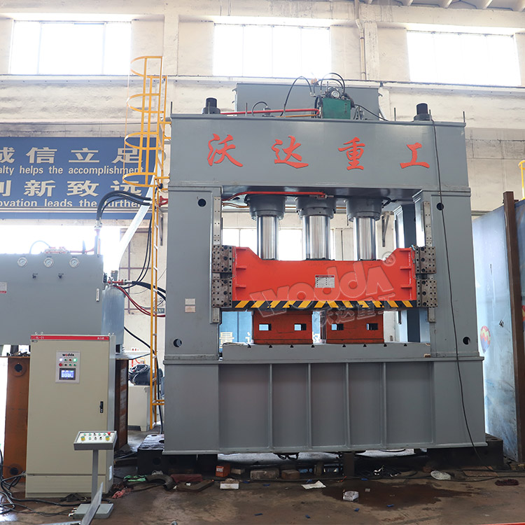 1000噸框(kuàng)架式薄闆拉伸液(yè)壓機