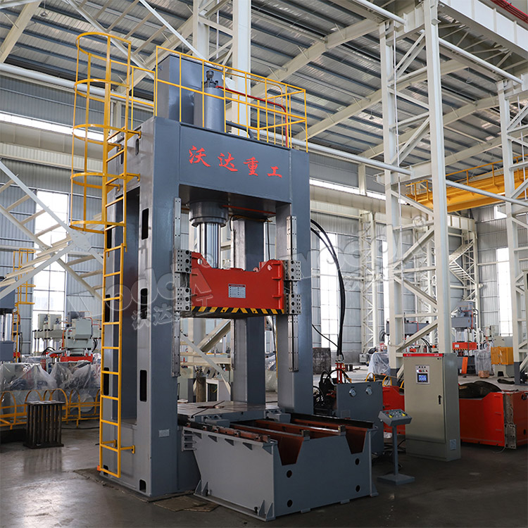 250噸框(kuang)架式液壓機帶移(yí)動工作台