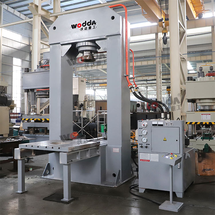 315噸(dun)龍門式液壓機(ji) 315噸龍門式液壓(yā)機