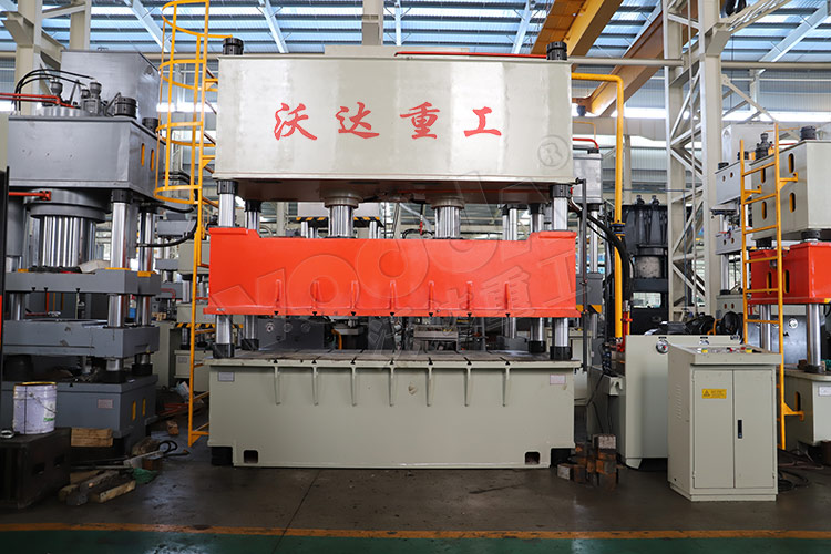 大(da)台面315噸汽車内(nei)飾件液壓機 大(dà)台面315噸汽車内(nèi)飾件液壓機