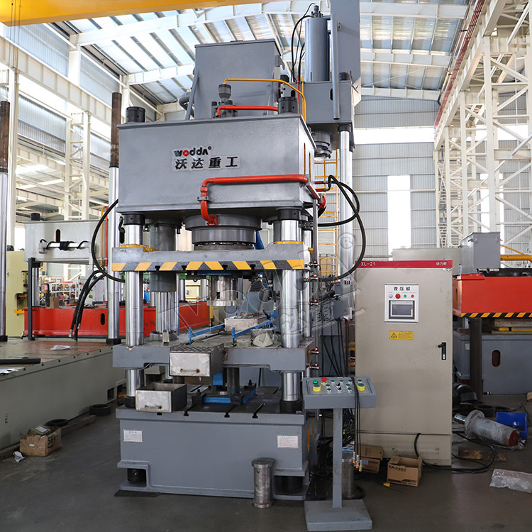 315噸全自動粉(fěn)末成型液壓機 315噸(dūn)全自動粉末成型(xíng)液壓機