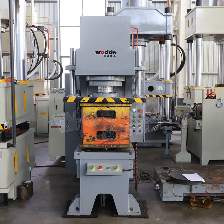 20噸單(dān)臂液壓機 20噸(dun)單臂液壓機(jī)