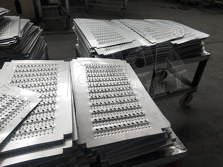 不鏽鋼地溝蓋(gài)闆 不鏽鋼地溝(gou)蓋闆