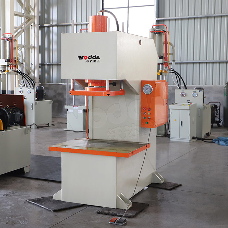 C型63噸單(dan)柱液壓機(ji)