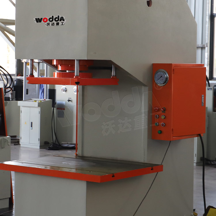 63噸單柱液(yè)壓機工作(zuo)台