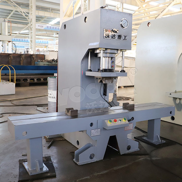 63噸(dun)單臂長(zhǎng)軸校直(zhí)液壓機(jī)