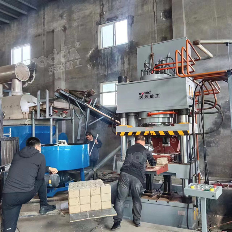 630噸(dūn)鹽磚機 630噸鹽磚(zhuān)機