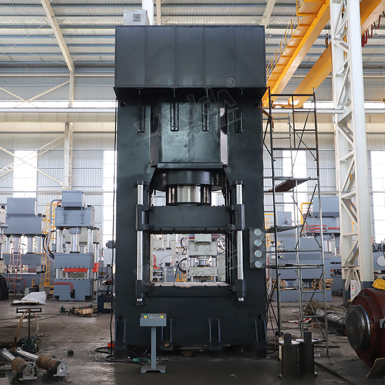 1800噸框架式液壓(ya)機 1800噸框架式液(ye)壓機