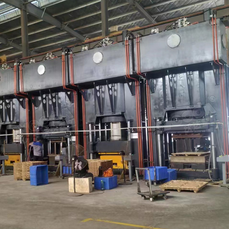 1800噸龍門框式液(ye)壓機 1800噸龍門框(kuang)式液壓機