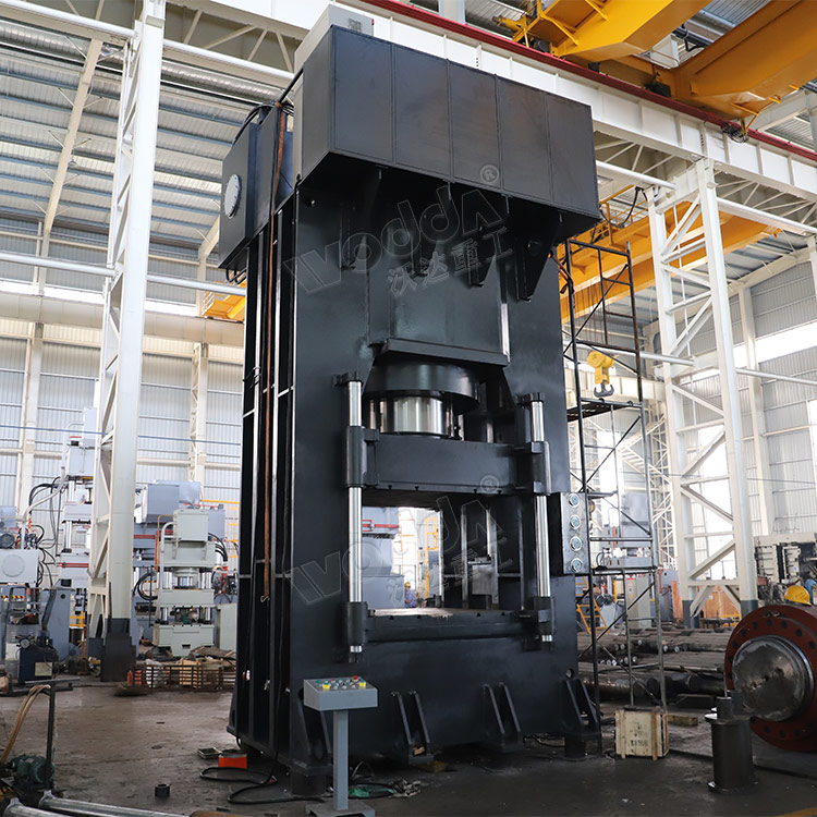 1800噸框架(jià)式液壓機車間(jiān)調試 1800噸框架式(shi)液壓機車間調(diao)試