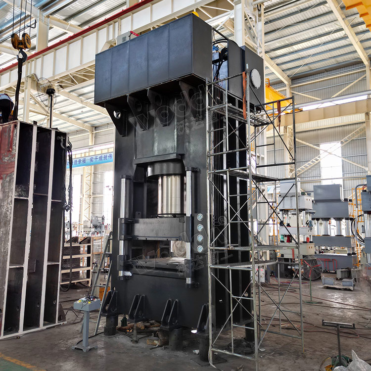 1800噸框架(jià)式油壓機 1800噸框(kuang)架式油壓機