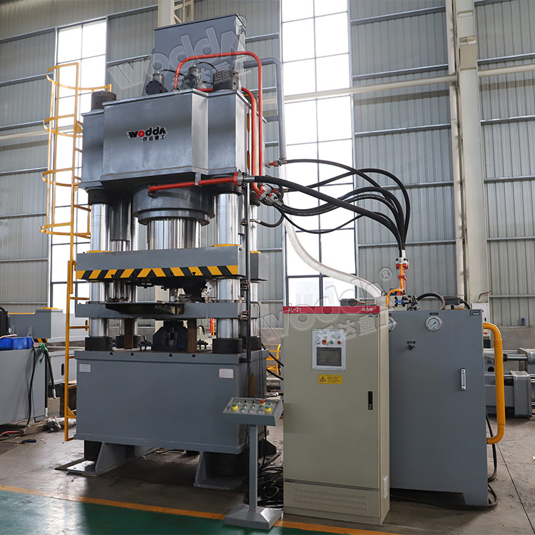 800噸鐵矽鋁磁芯(xīn)成型液壓機車間(jiān)試機 800噸鐵矽鋁磁(cí)芯成型液壓機車(chē)間試機