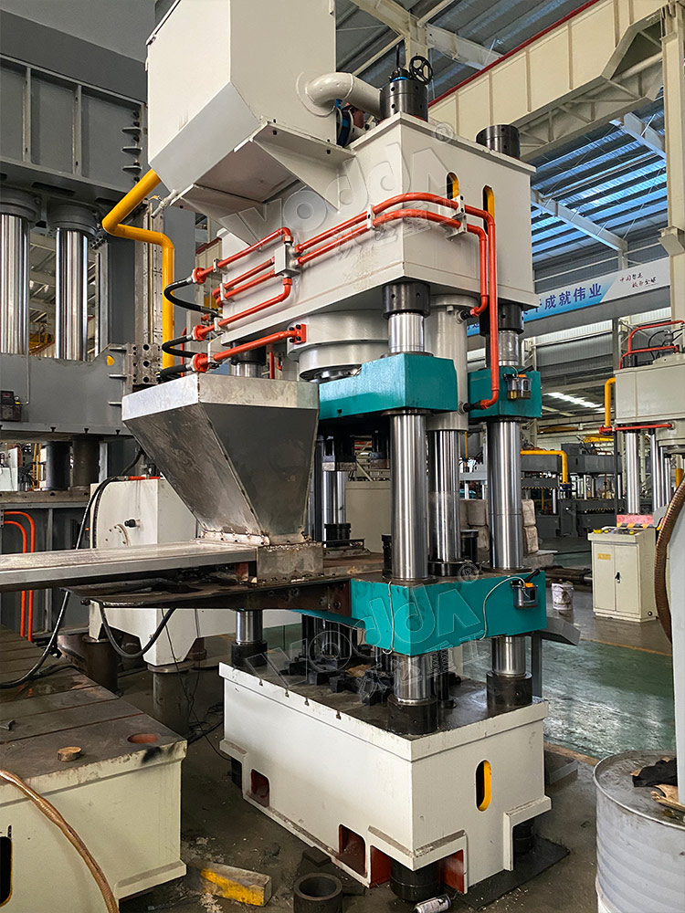 630噸全自動(dòng)鹽磚機 630噸全(quán)自動鹽磚機(jī)