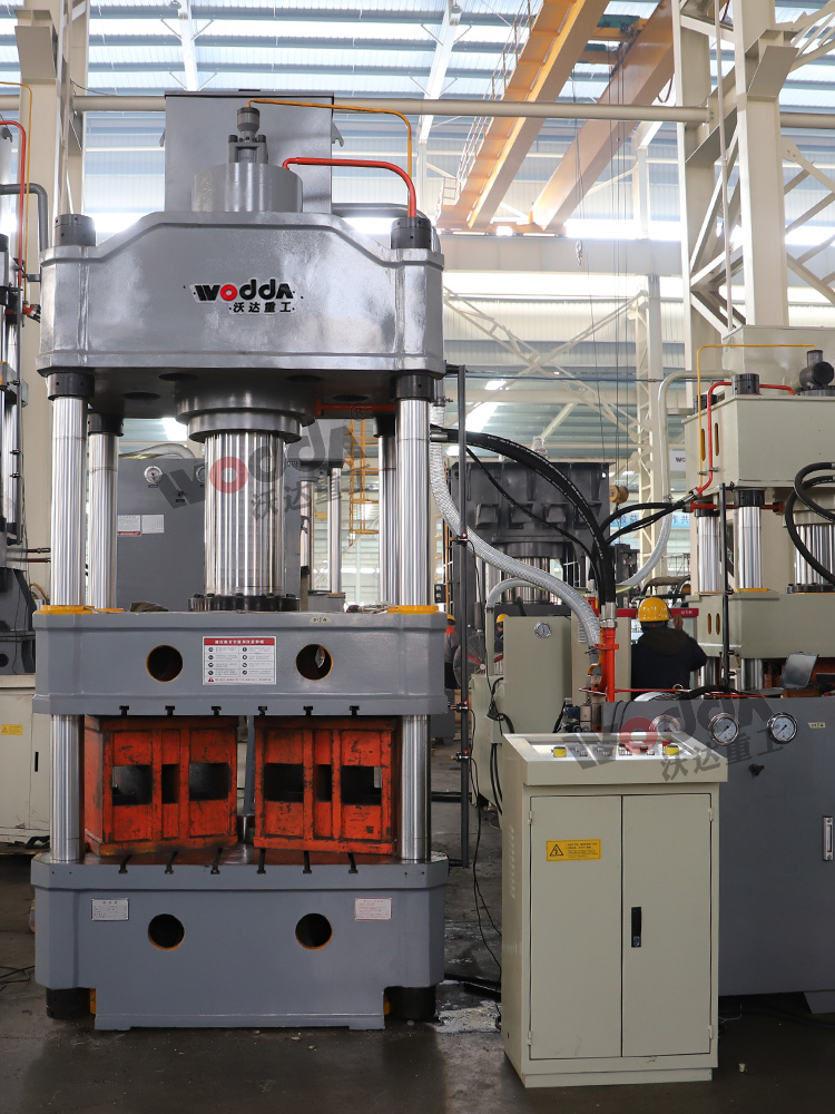 315噸國标四柱(zhù)液壓機 315噸國标(biao)四柱液壓機