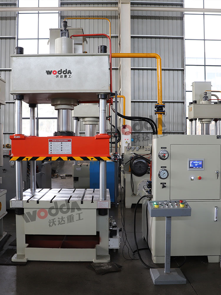 100噸四柱(zhu)液壓機 100噸四柱(zhù)液壓機