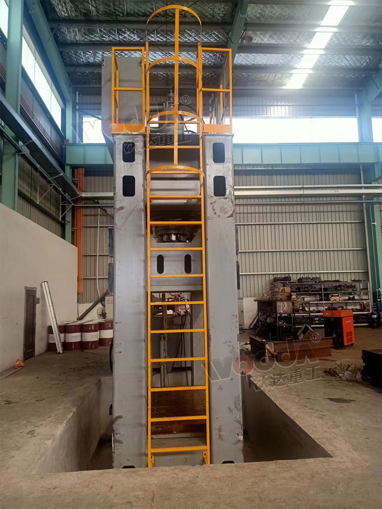 800噸框架(jia)式液壓(yā)機現場(chang)調試 800噸(dun)框架式(shi)液壓機(ji)現場調(diao)試