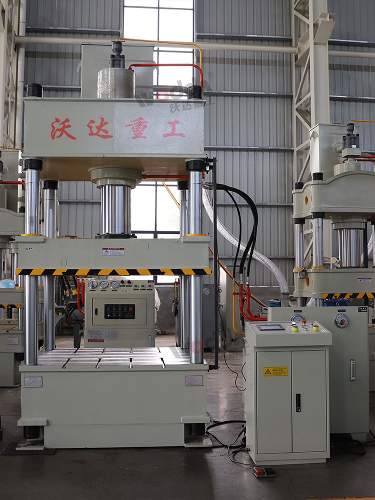 大台面(mian)200噸三梁四(si)柱液壓機(ji) 大台面200噸(dun)三梁四柱(zhu)液壓機