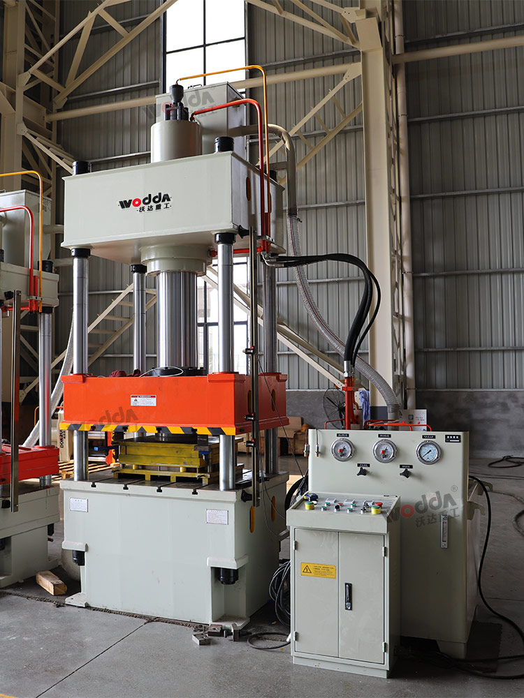 200噸不鏽(xiù)鋼闆拉(lā)伸液壓(yā)機