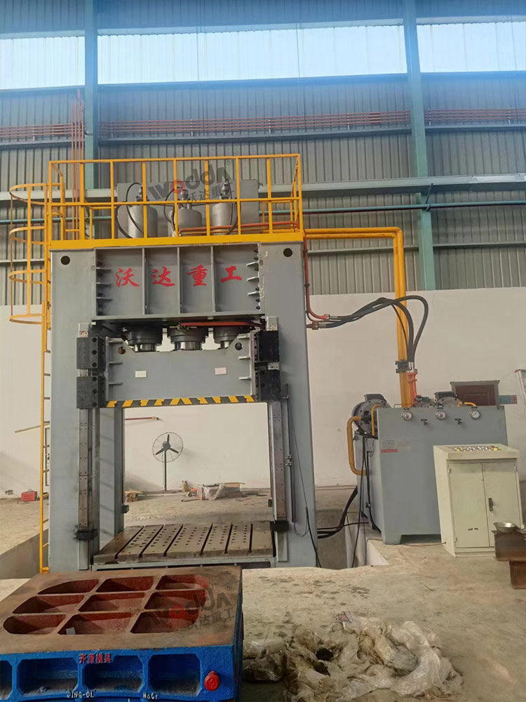 800噸(dun)框架式薄闆(pan)拉伸液壓機(jī) 800噸框架式薄(bao)闆拉伸液壓(yā)機