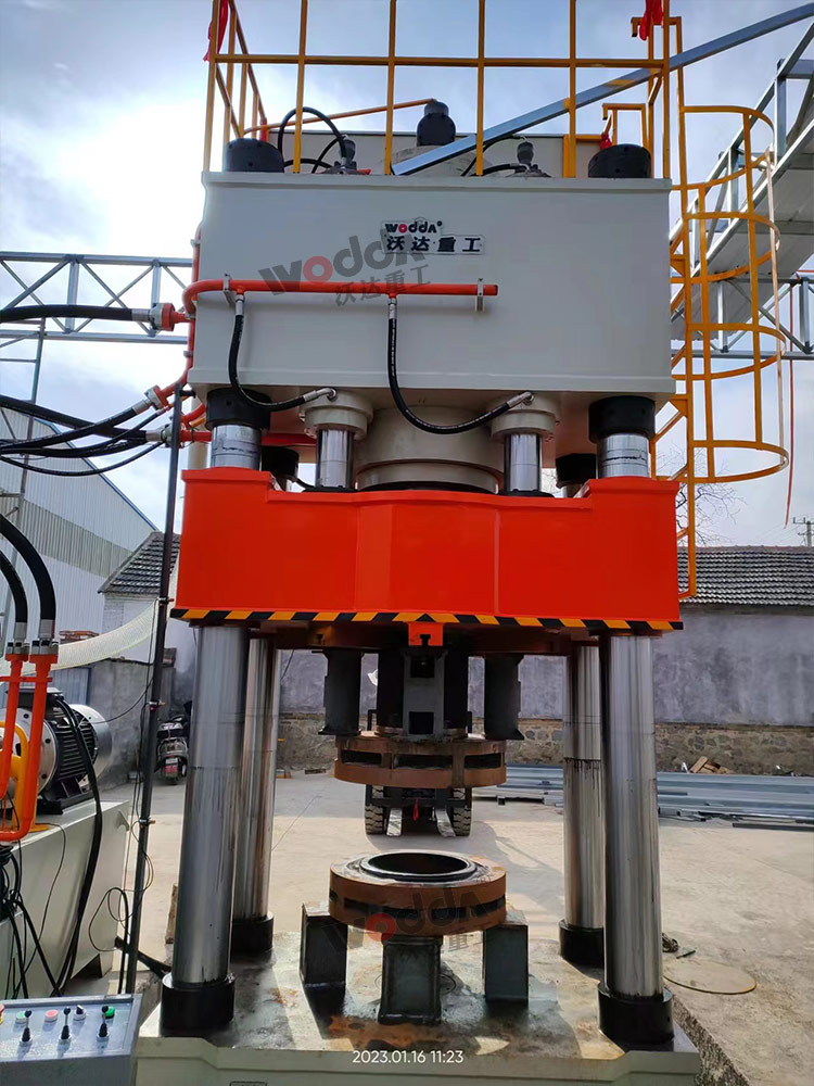 800噸封頭拉伸(shēn)液壓機 800噸封(feng)頭拉伸液壓(yā)機