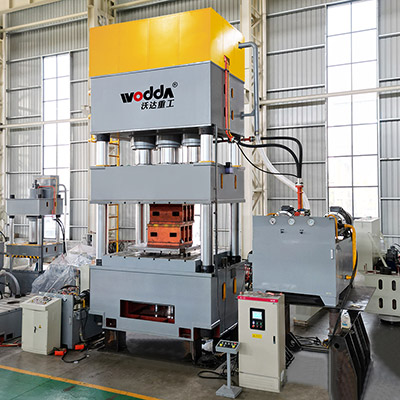 1500噸四(sì)柱拉伸(shen)液壓機(ji)