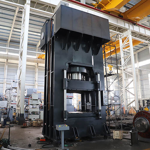 1800噸龍門框(kuang)架式液壓機(jī)-木屑托盤壓(ya)制設備