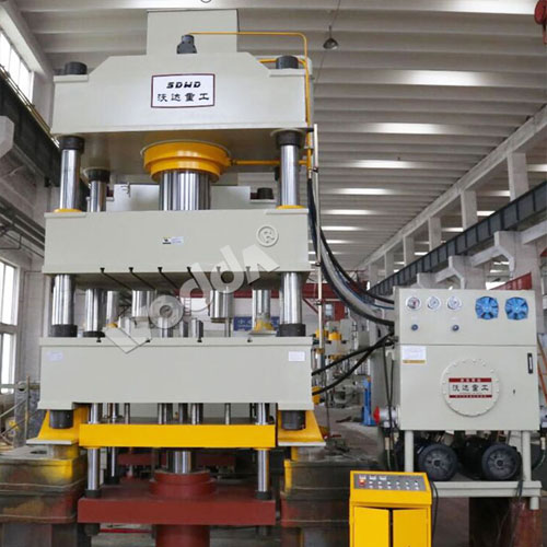 630噸不鏽鋼(gang)水槽拉伸(shēn)液壓機