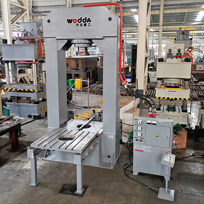 315噸電機(ji)軸承壓(ya)裝液壓(ya)機-315噸龍(long)門式液(yè)壓機