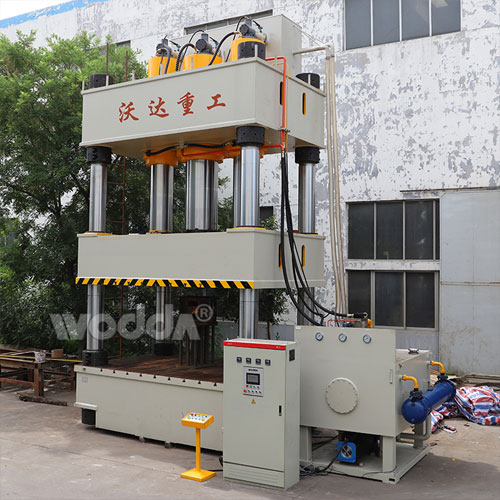 1800T三梁四柱液壓(yā)機