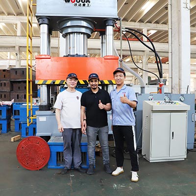 玻璃鋼(gāng)複合樹脂井蓋熱(rè)壓成型液壓機