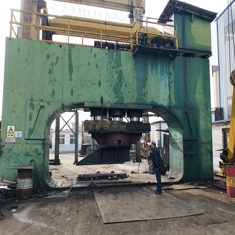 1000噸龍門液壓(ya)機 1000噸龍門液壓機(ji)